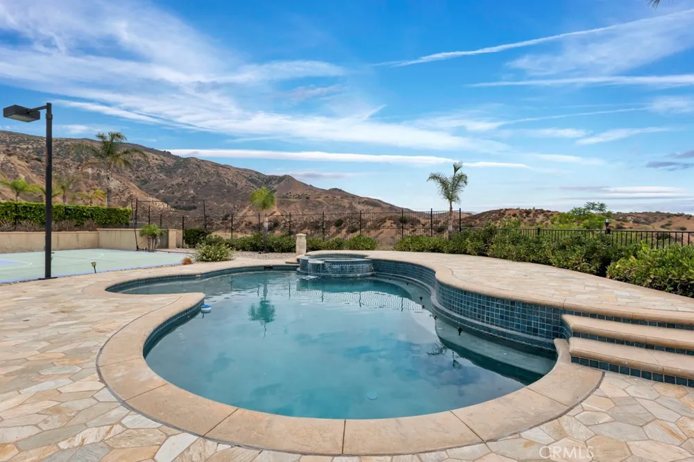 12436 Longacre Avenue Granada Hills, CA 91344