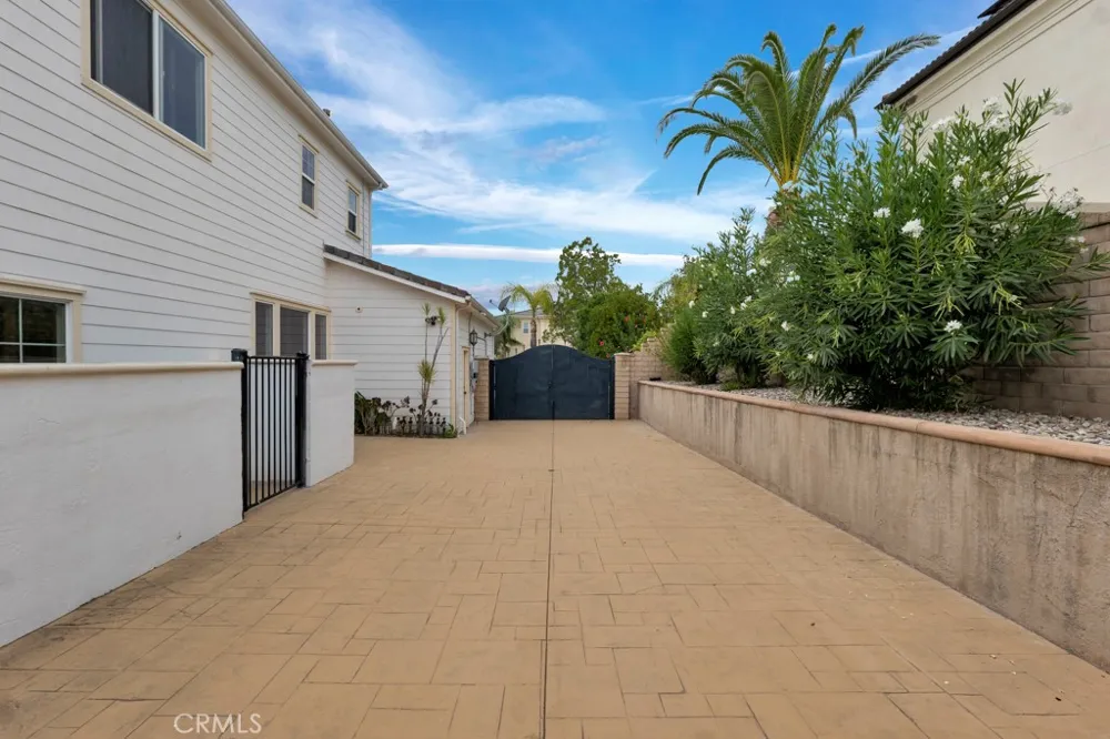 12436 Longacre Avenue Granada Hills, CA 91344