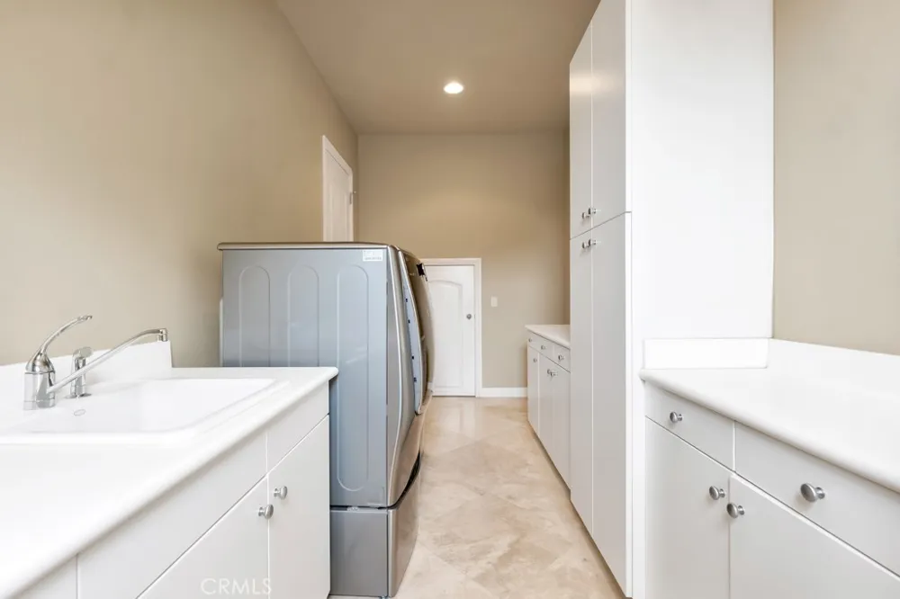 12436 Longacre Avenue Granada Hills, CA 91344
