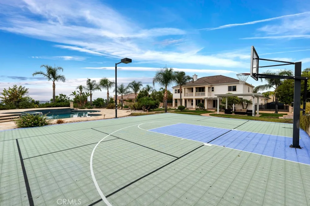 12436 Longacre Avenue Granada Hills, CA 91344