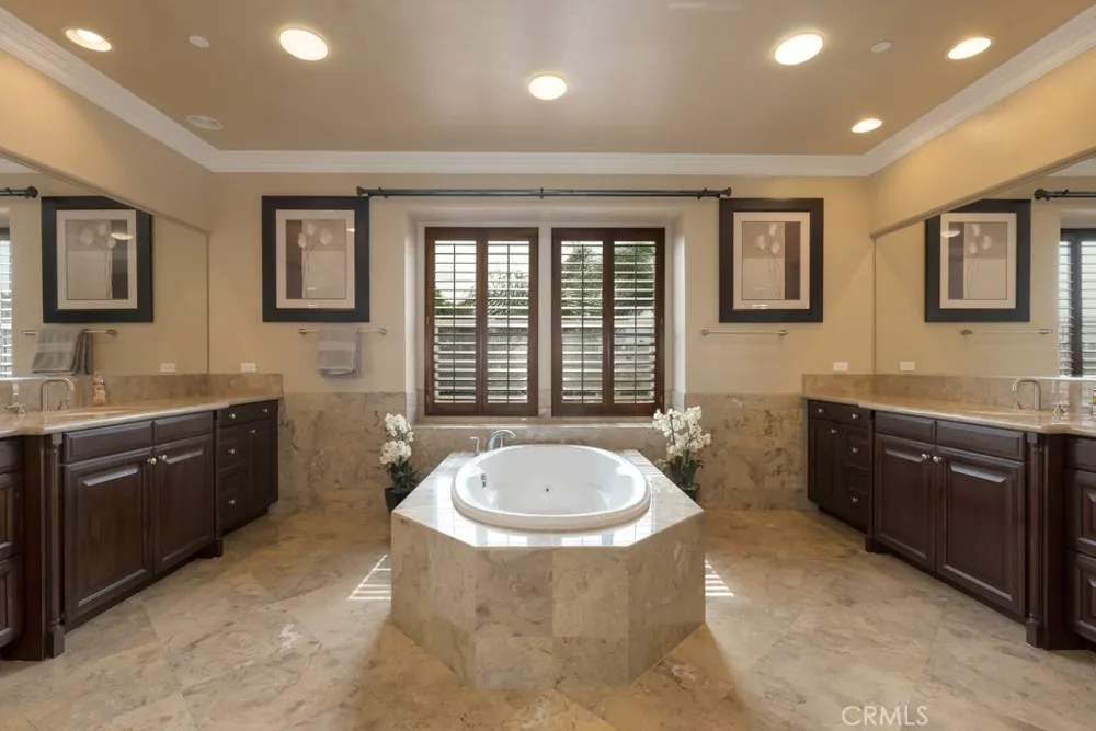 12436 Longacre Avenue Granada Hills, CA 91344