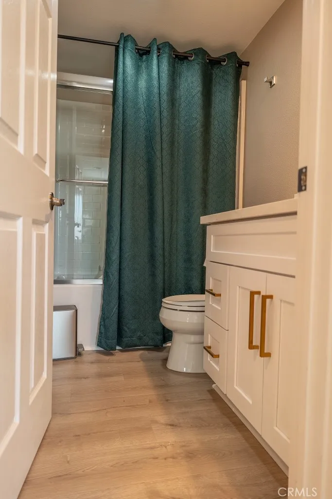 22793 Betty Perris, CA 92570