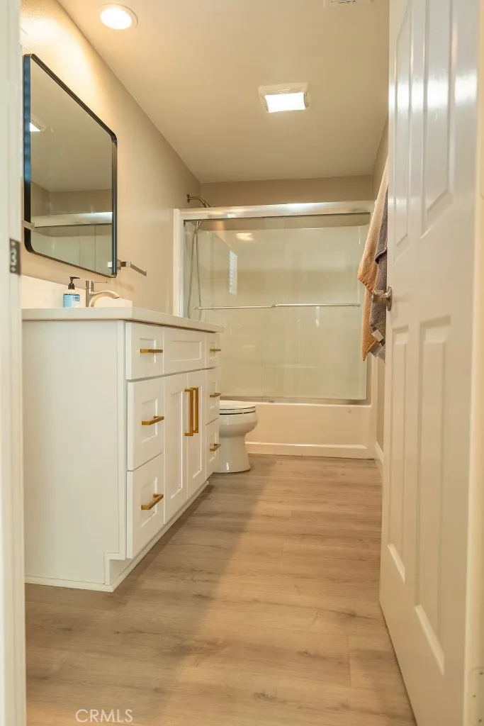 22793 Betty Perris, CA 92570