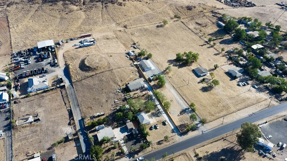 22793 Betty Perris, CA 92570