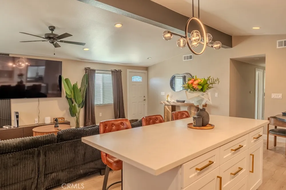 22793 Betty Perris, CA 92570