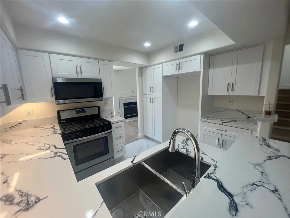 7911 E Horizon View Anaheim, CA 92808