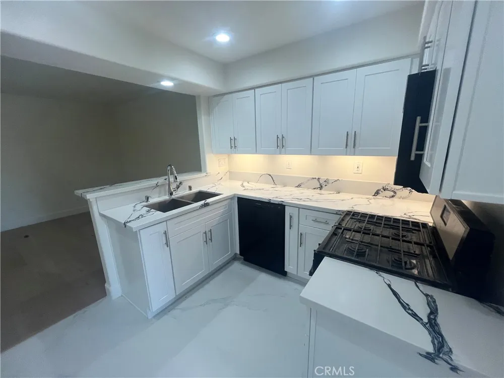 7911 E Horizon View Anaheim, CA 92808