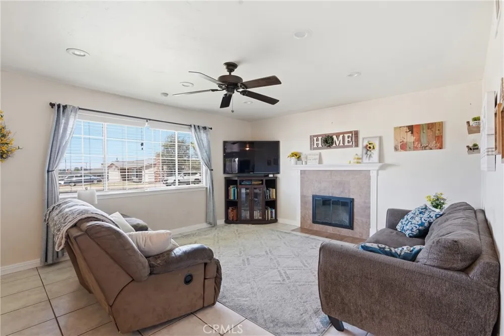 3898 Crestmont Santa Maria, CA 93455