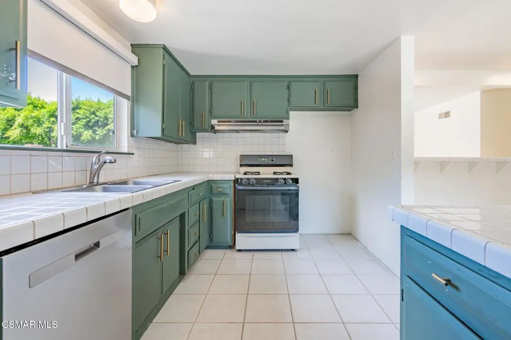 1421 Lowery Street Simi Valley, CA 93065