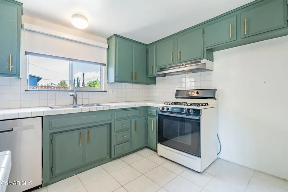 1421 Lowery Street Simi Valley, CA 93065