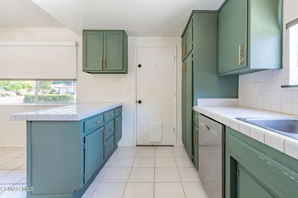 1421 Lowery Street Simi Valley, CA 93065