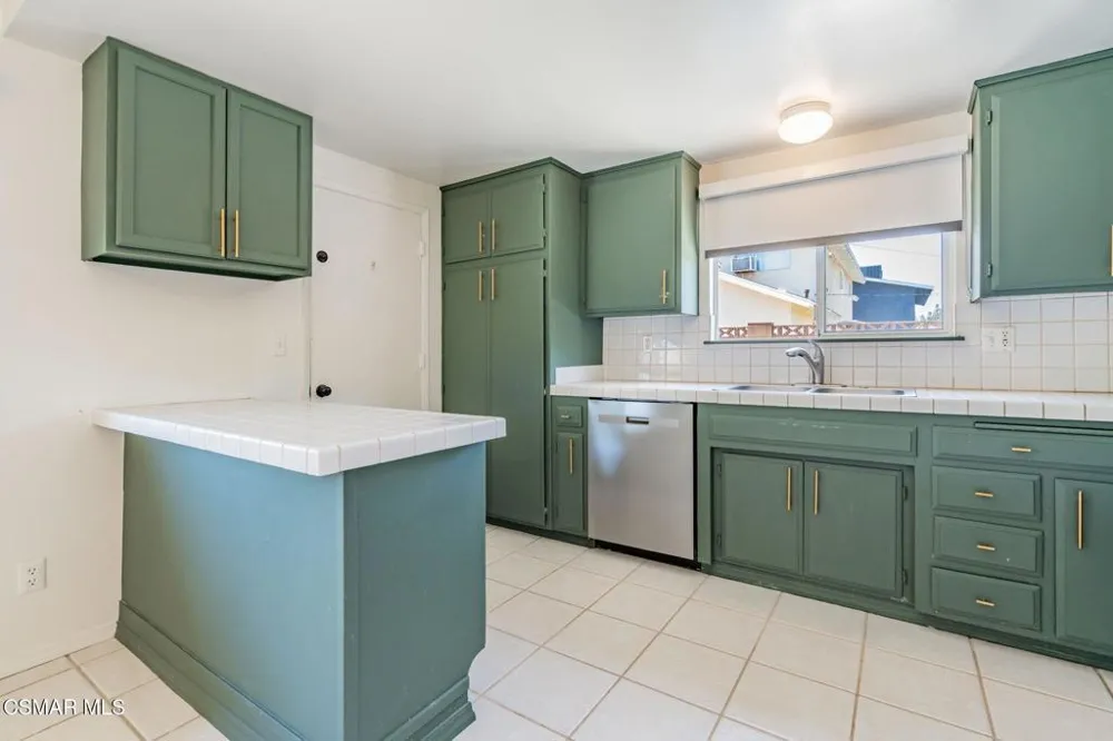 1421 Lowery Street Simi Valley, CA 93065