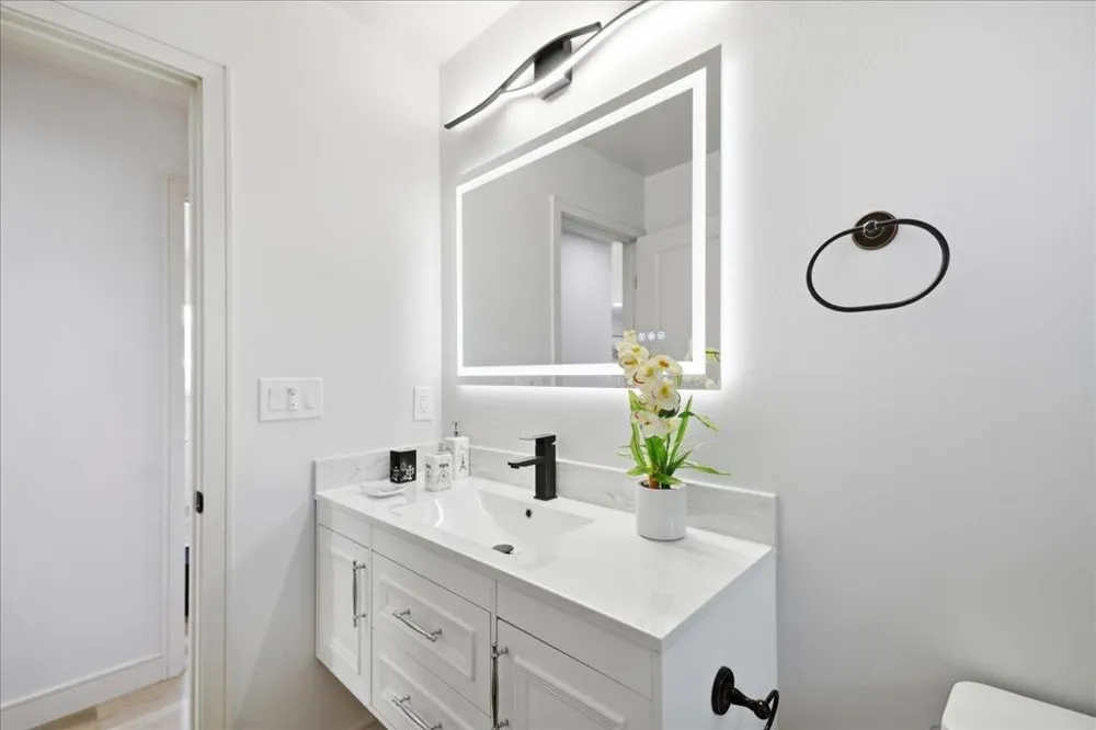 2123 Pruneridge Avenue Santa Clara, CA 95050