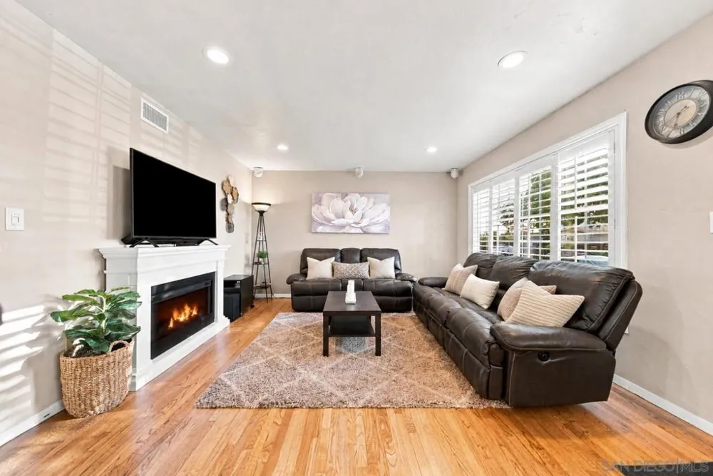 3015 Greyling Dr. San Diego, CA 92123