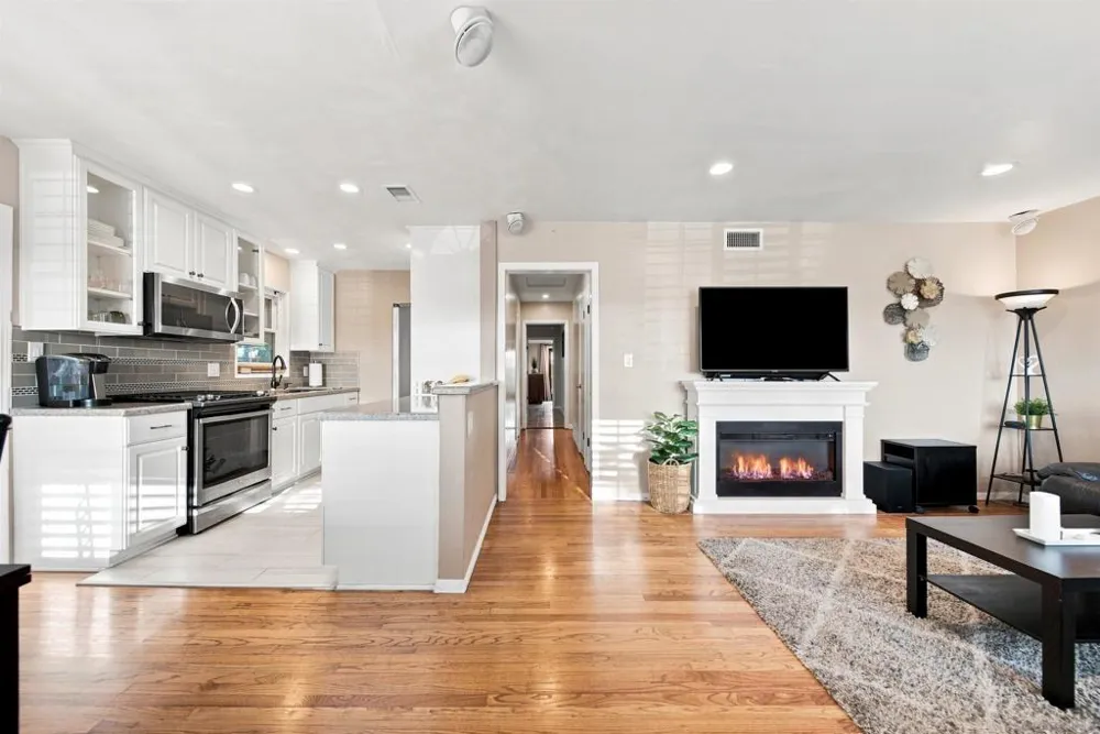 3015 Greyling Dr. San Diego, CA 92123