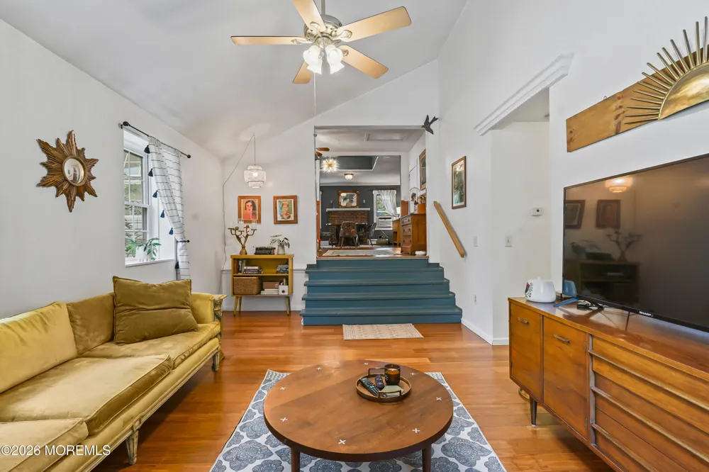 318 Capstan Avenue Beachwood, NJ 08722