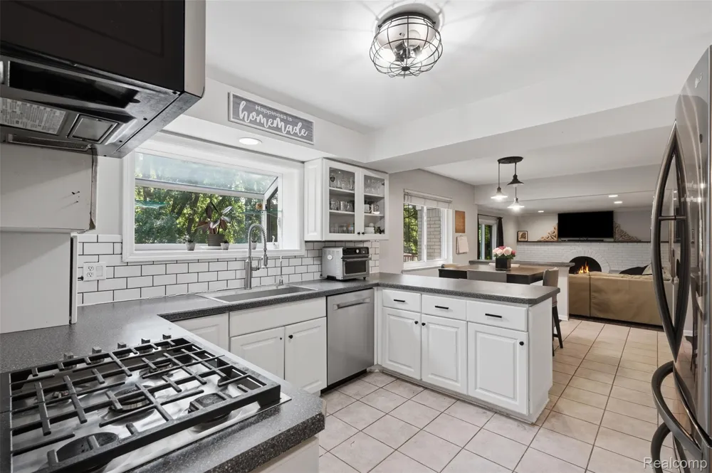 30954 Oak Valley Drive Farmington Hills City, MI 48331