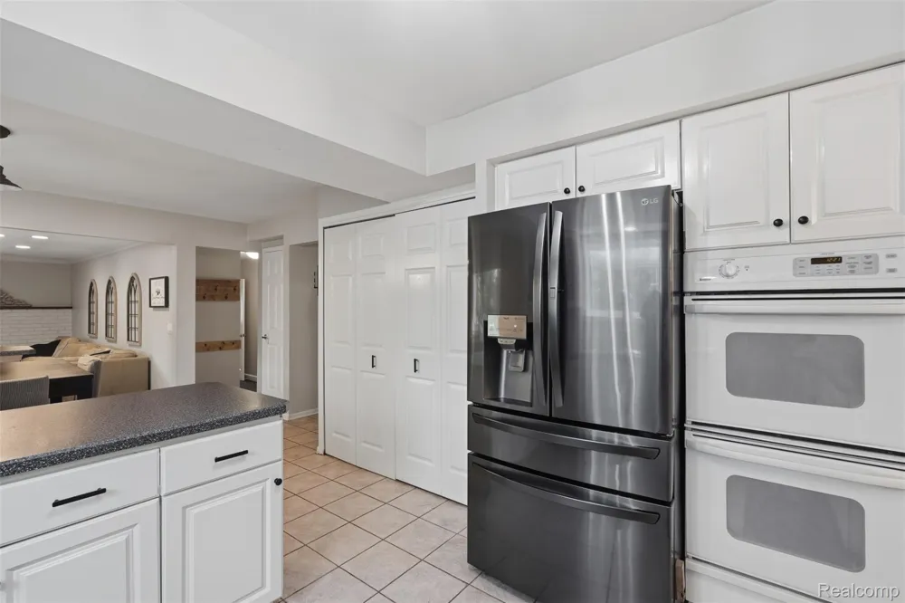 30954 Oak Valley Drive Farmington Hills City, MI 48331