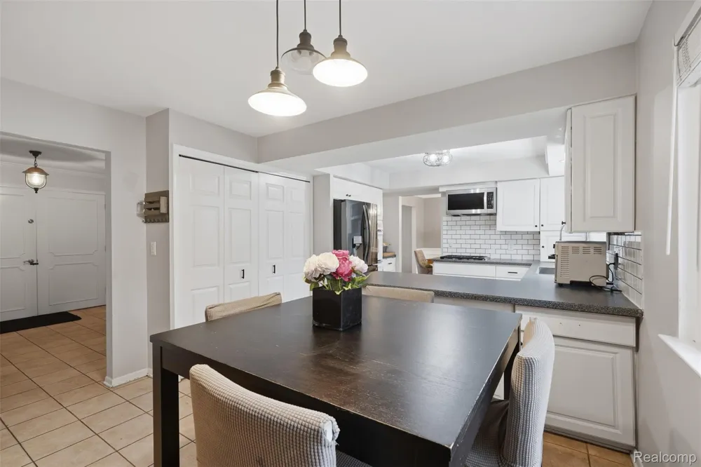 30954 Oak Valley Drive Farmington Hills City, MI 48331