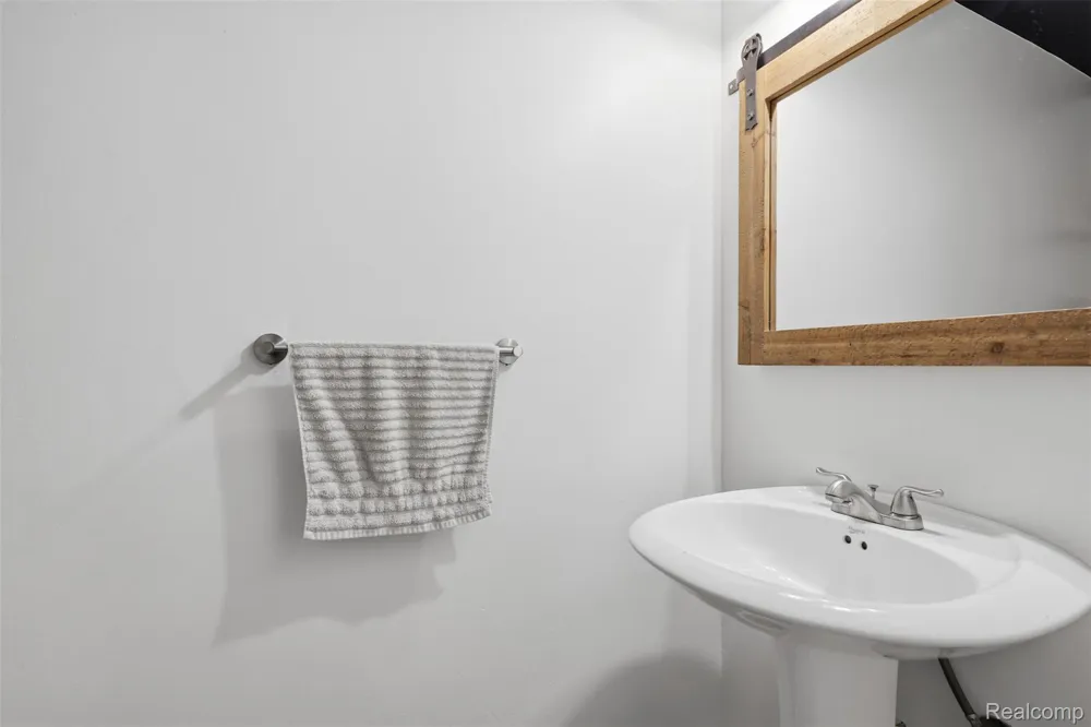 30954 Oak Valley Drive Farmington Hills City, MI 48331
