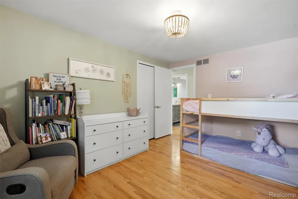 30954 Oak Valley Drive Farmington Hills City, MI 48331