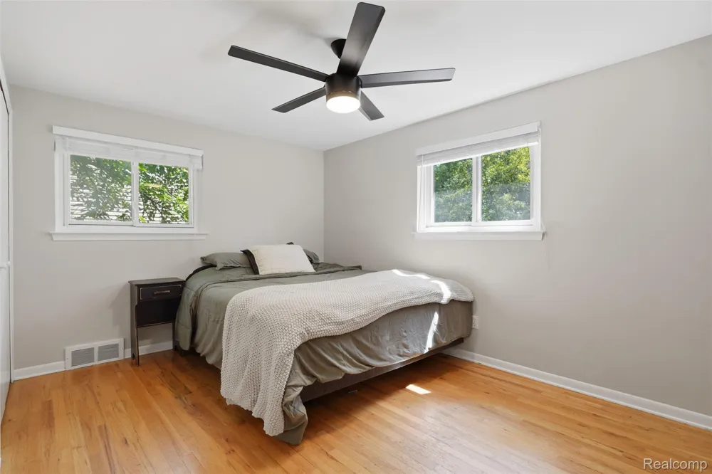 30954 Oak Valley Drive Farmington Hills City, MI 48331