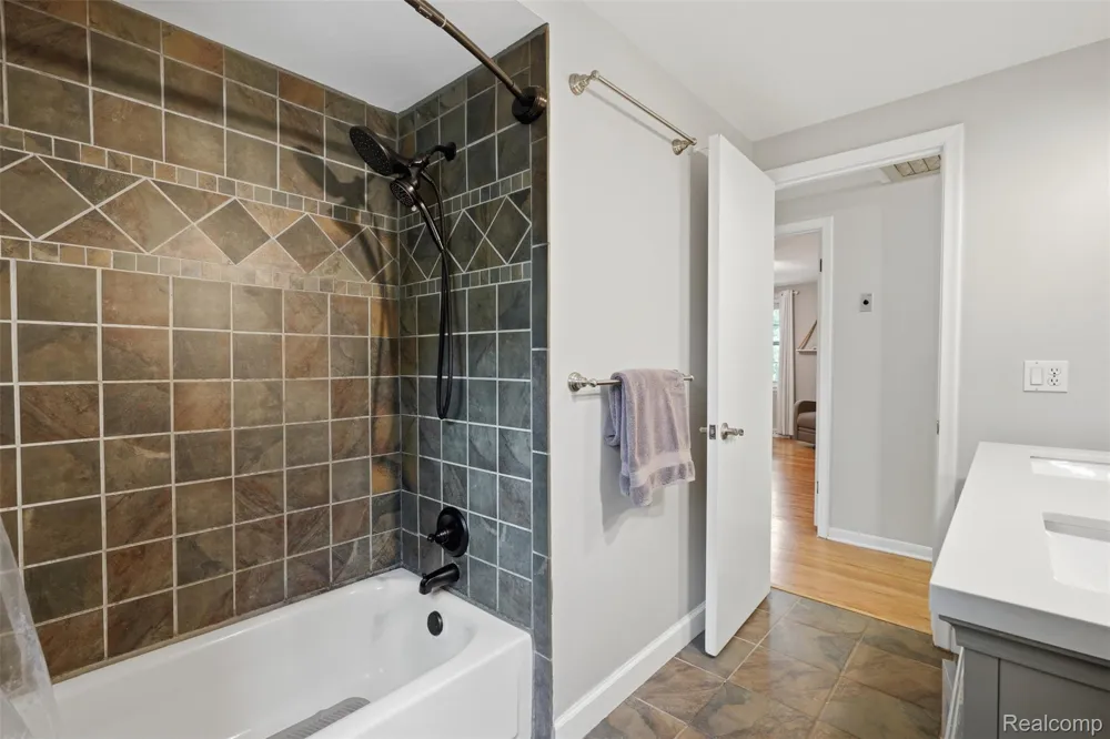 30954 Oak Valley Drive Farmington Hills City, MI 48331