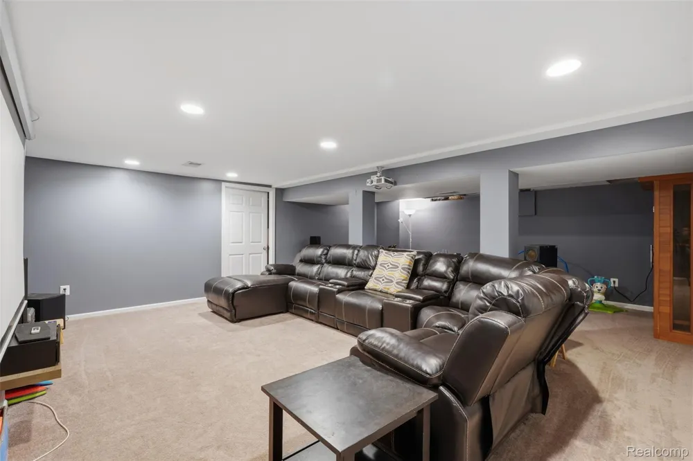 30954 Oak Valley Drive Farmington Hills City, MI 48331