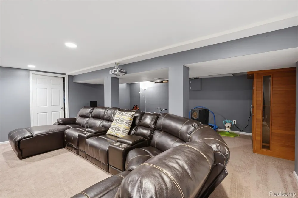 30954 Oak Valley Drive Farmington Hills City, MI 48331