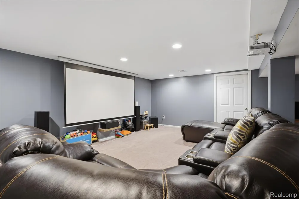 30954 Oak Valley Drive Farmington Hills City, MI 48331