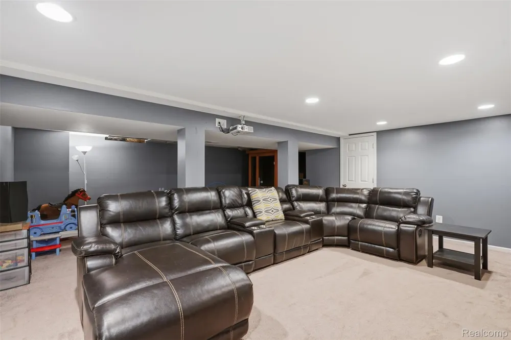 30954 Oak Valley Drive Farmington Hills City, MI 48331