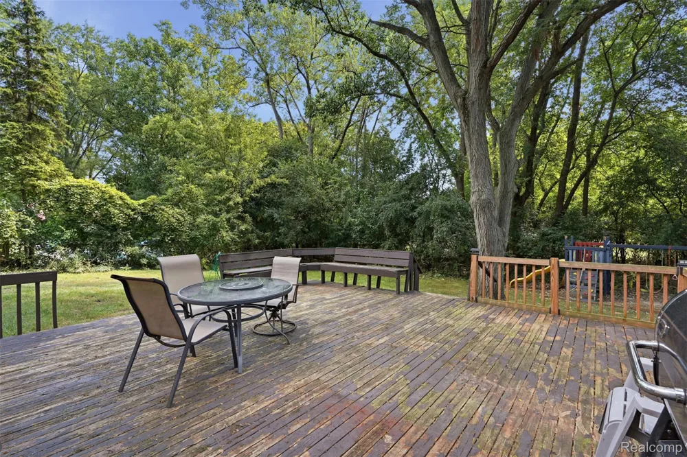 30954 Oak Valley Drive Farmington Hills City, MI 48331