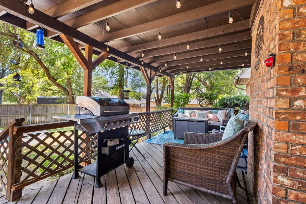 4219 Pleasant Oaks Court Arlington, TX 76016