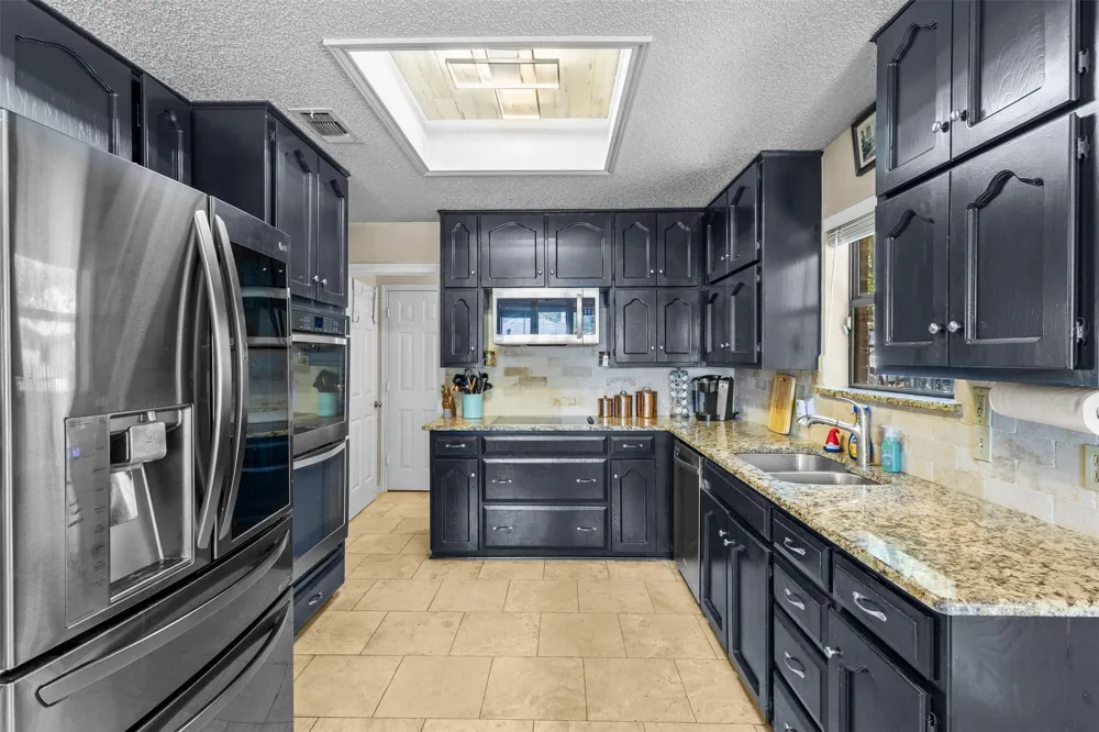 4219 Pleasant Oaks Court Arlington, TX 76016