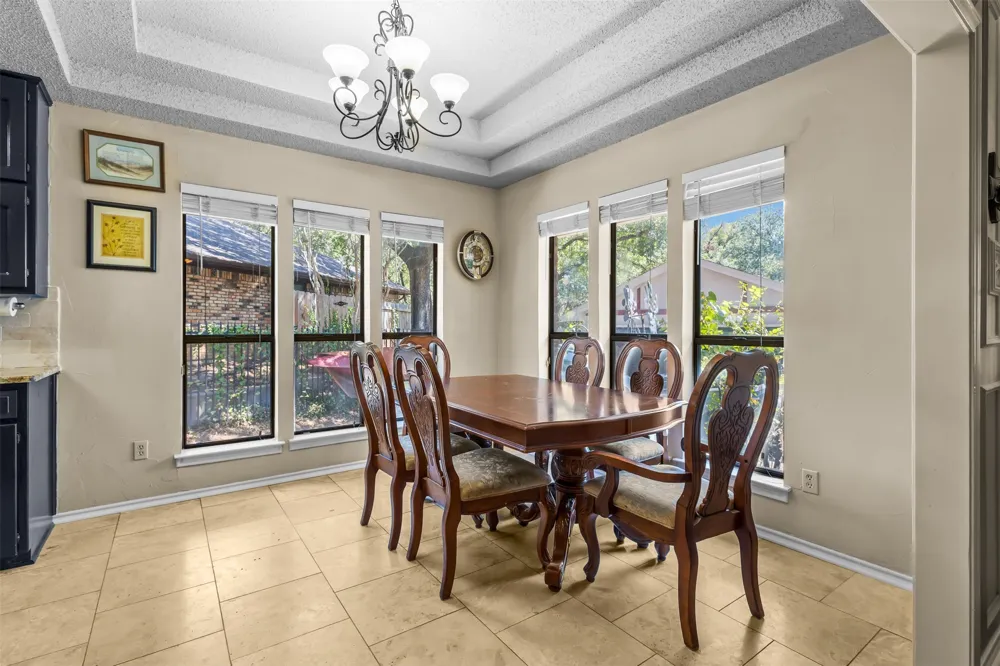 4219 Pleasant Oaks Court Arlington, TX 76016