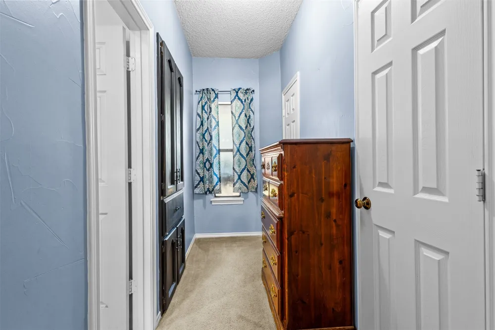 4219 Pleasant Oaks Court Arlington, TX 76016