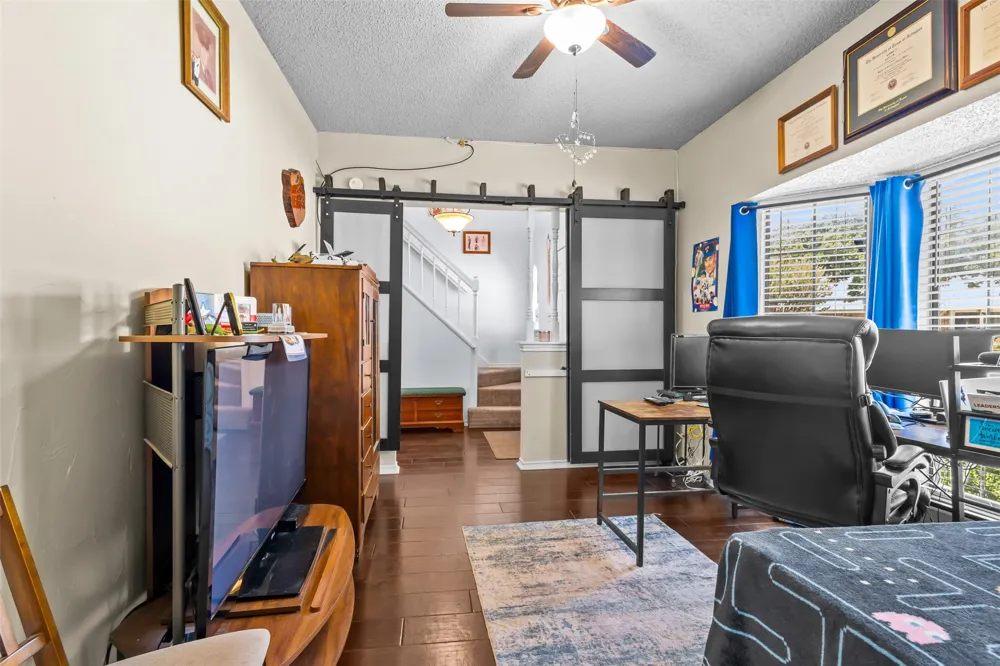 4219 Pleasant Oaks Court Arlington, TX 76016