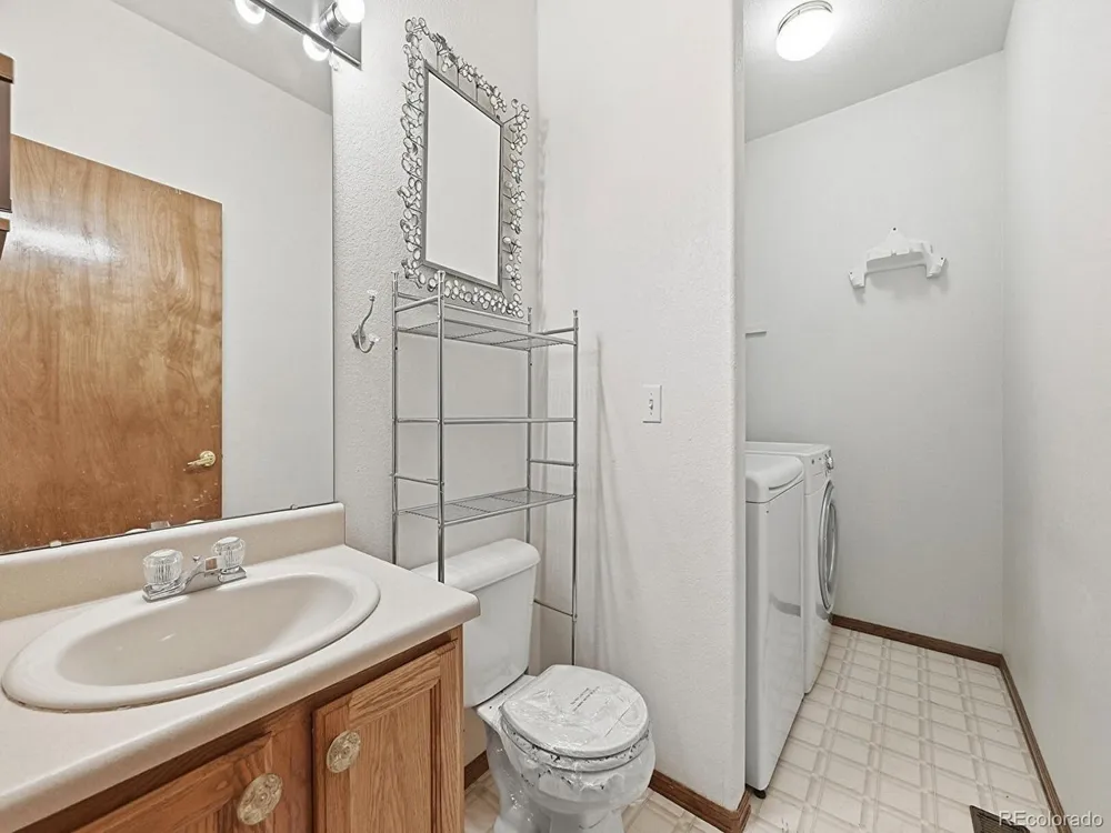 4934 S Danube Street Aurora, CO 80015