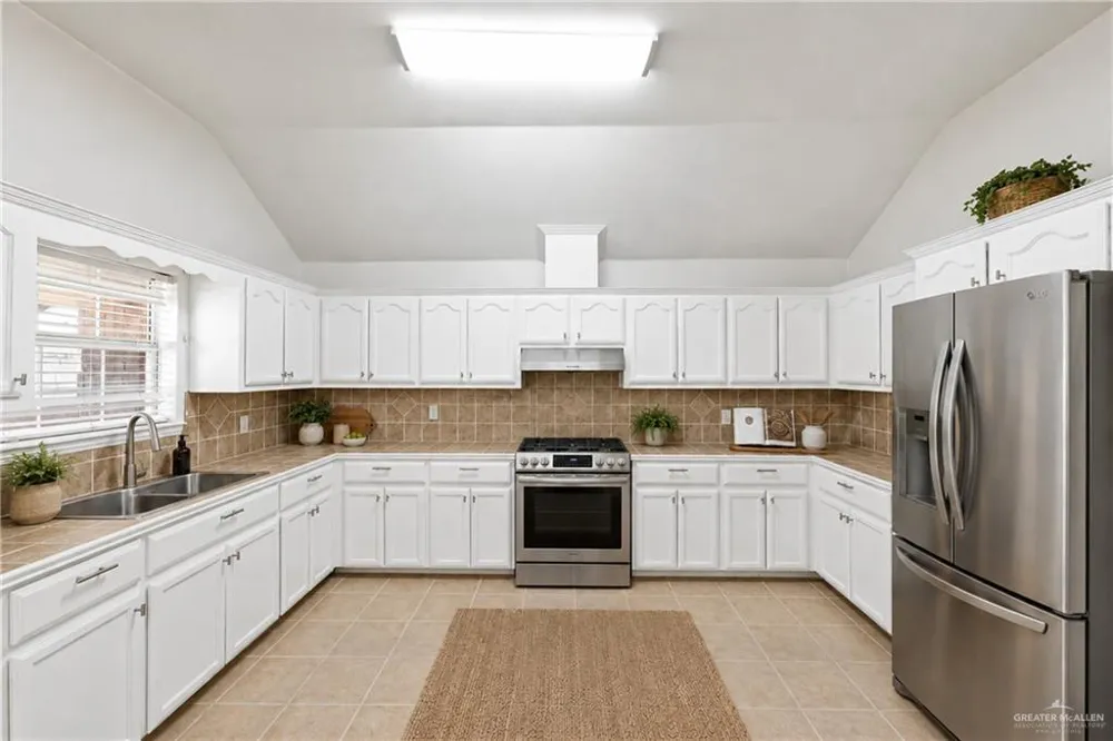 1005 W Praline Drive Pharr, TX 78577