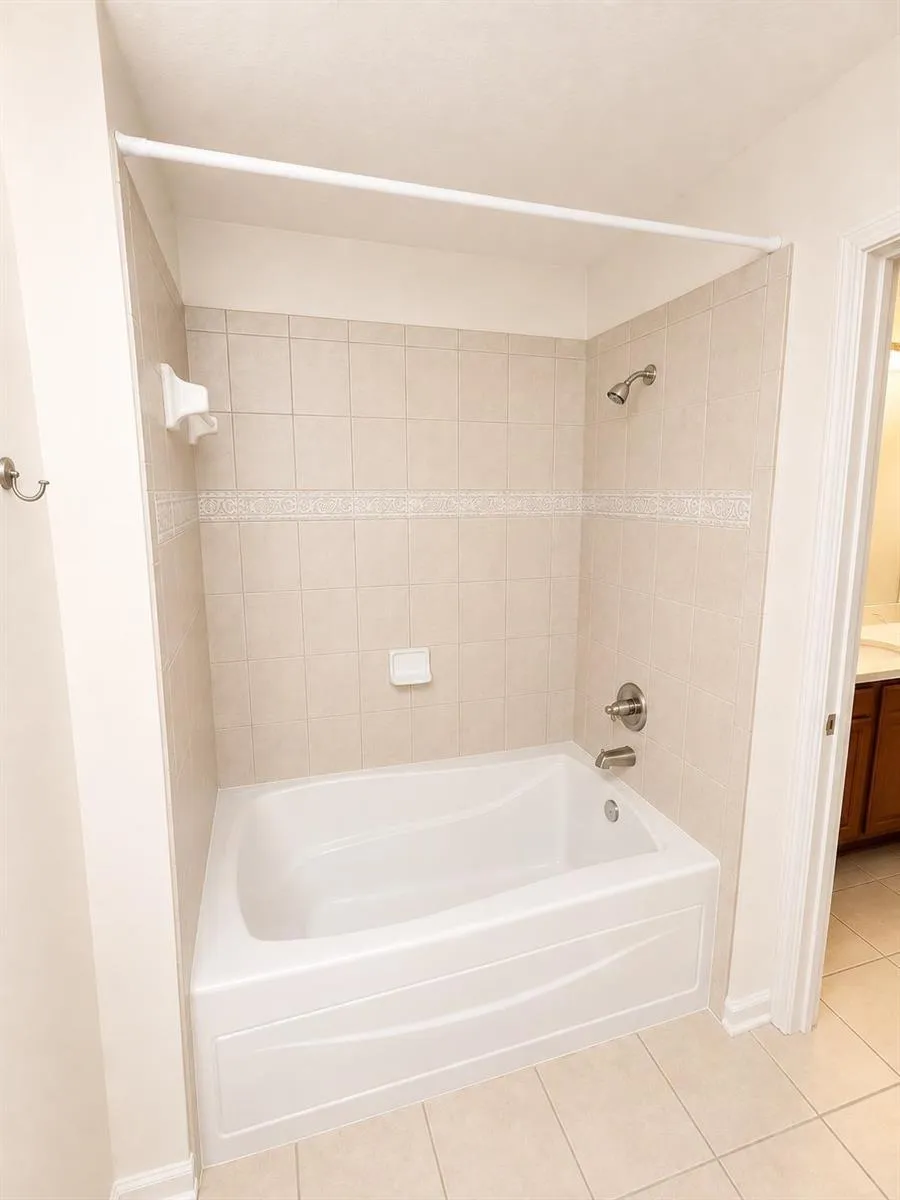 5260 COLLINS ROAD #308 Jacksonville, FL 32244