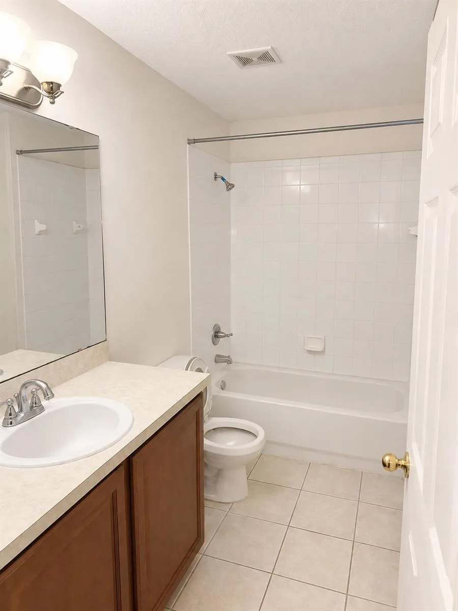 5260 COLLINS ROAD #308 Jacksonville, FL 32244