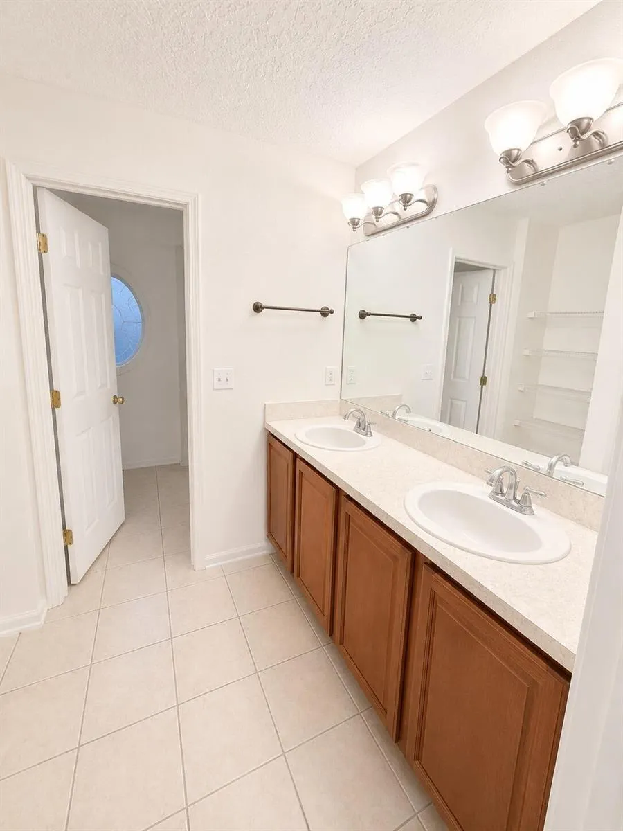 5260 COLLINS ROAD #308 Jacksonville, FL 32244