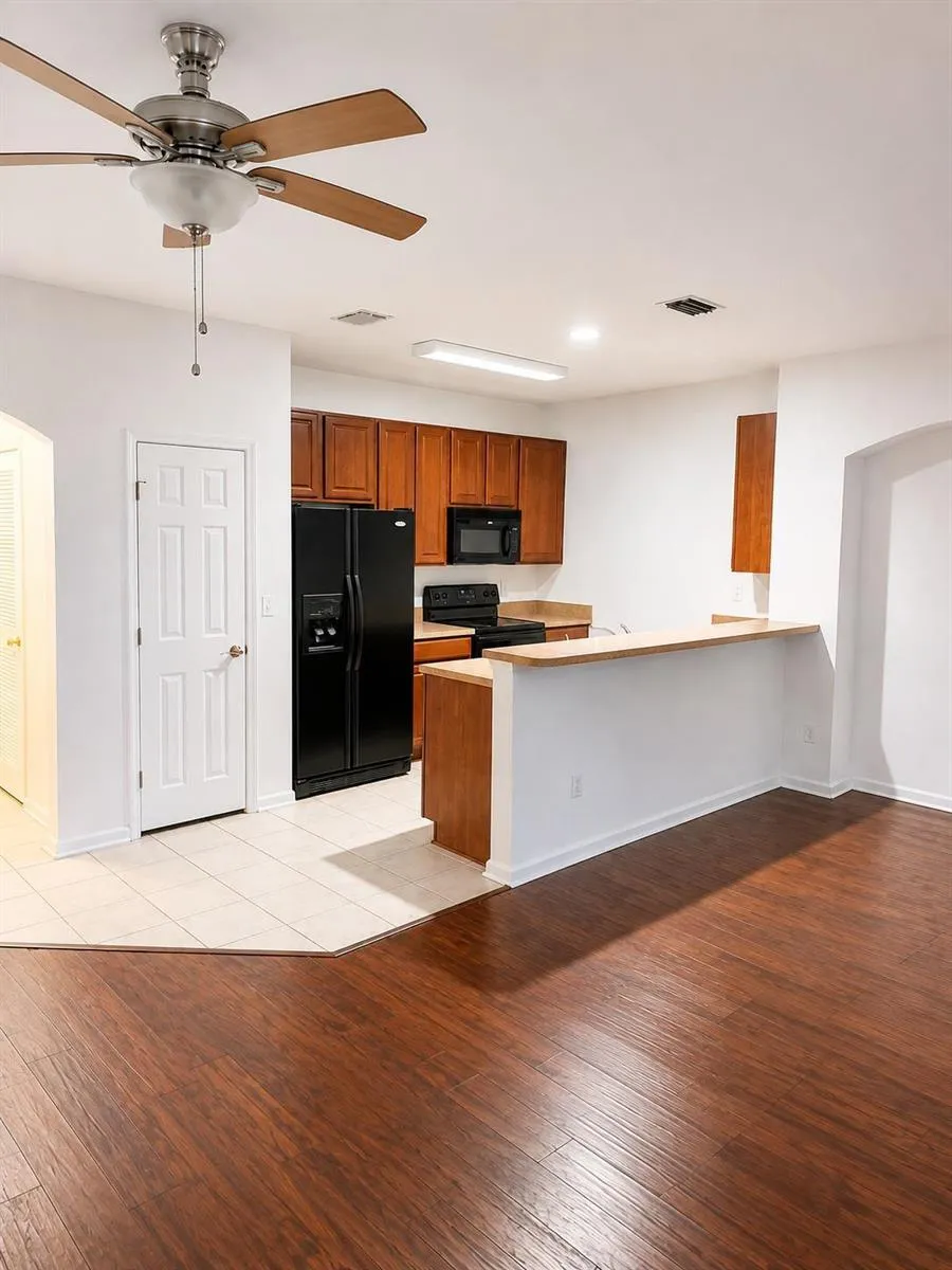 5260 COLLINS ROAD #308 Jacksonville, FL 32244
