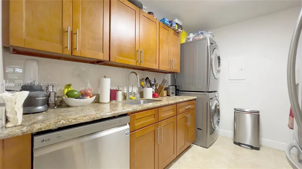 7975 SW 86th St #206 Miami, FL 33143