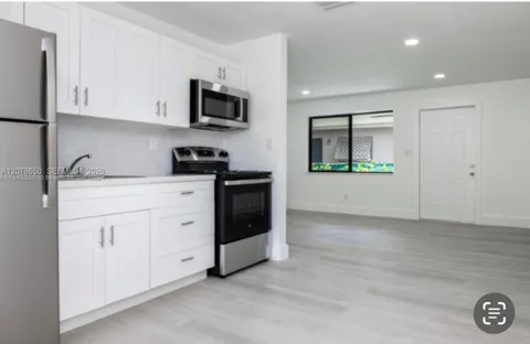 1949 Riverside Dr #2