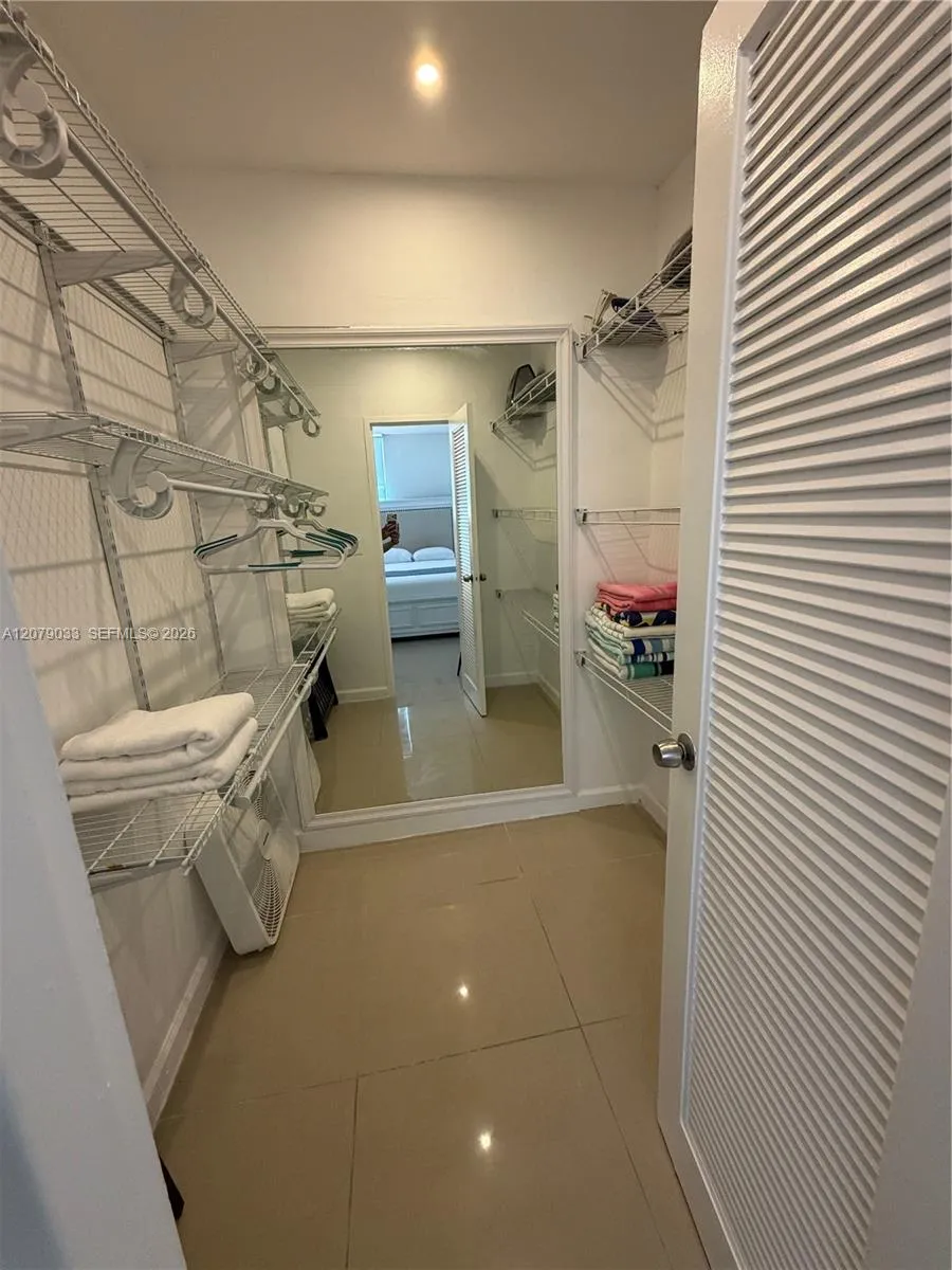 4001 S Ocean Dr #11J Hollywood, FL 33019