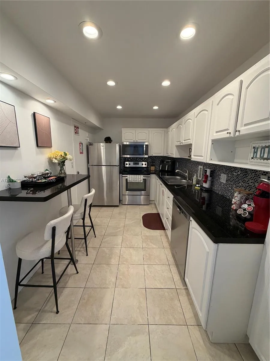 4001 S Ocean Dr #11J Hollywood, FL 33019