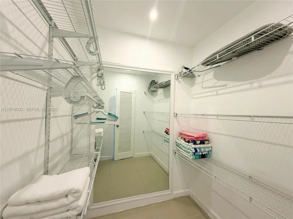 4001 S Ocean Dr #11J Hollywood, FL 33019