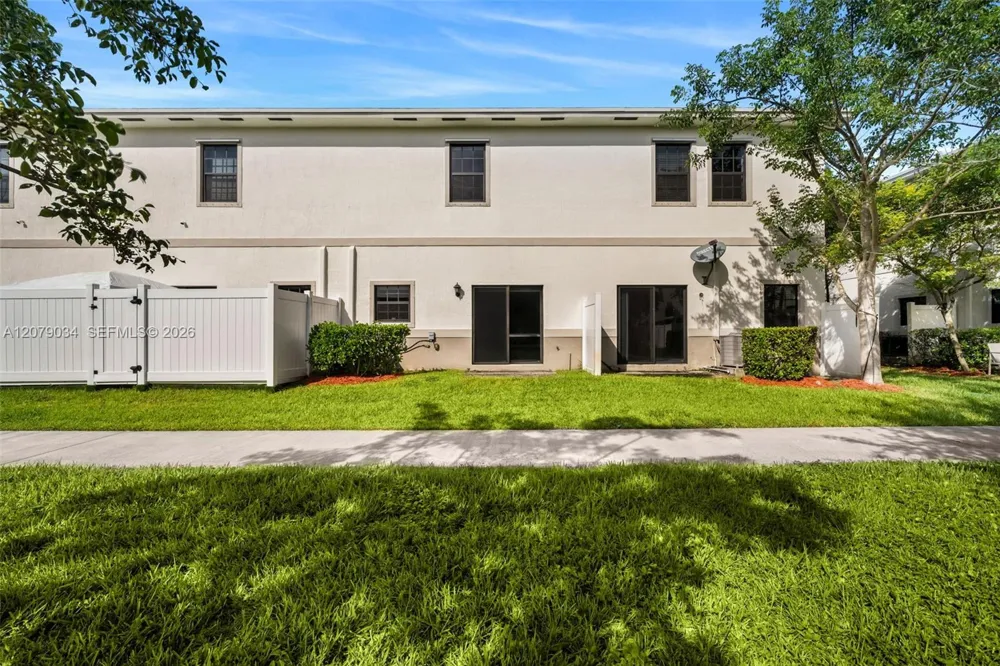 757 SW 11th St Florida City, FL 33034