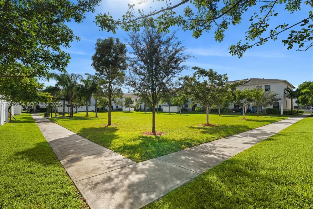 757 SW 11th St Florida City, FL 33034